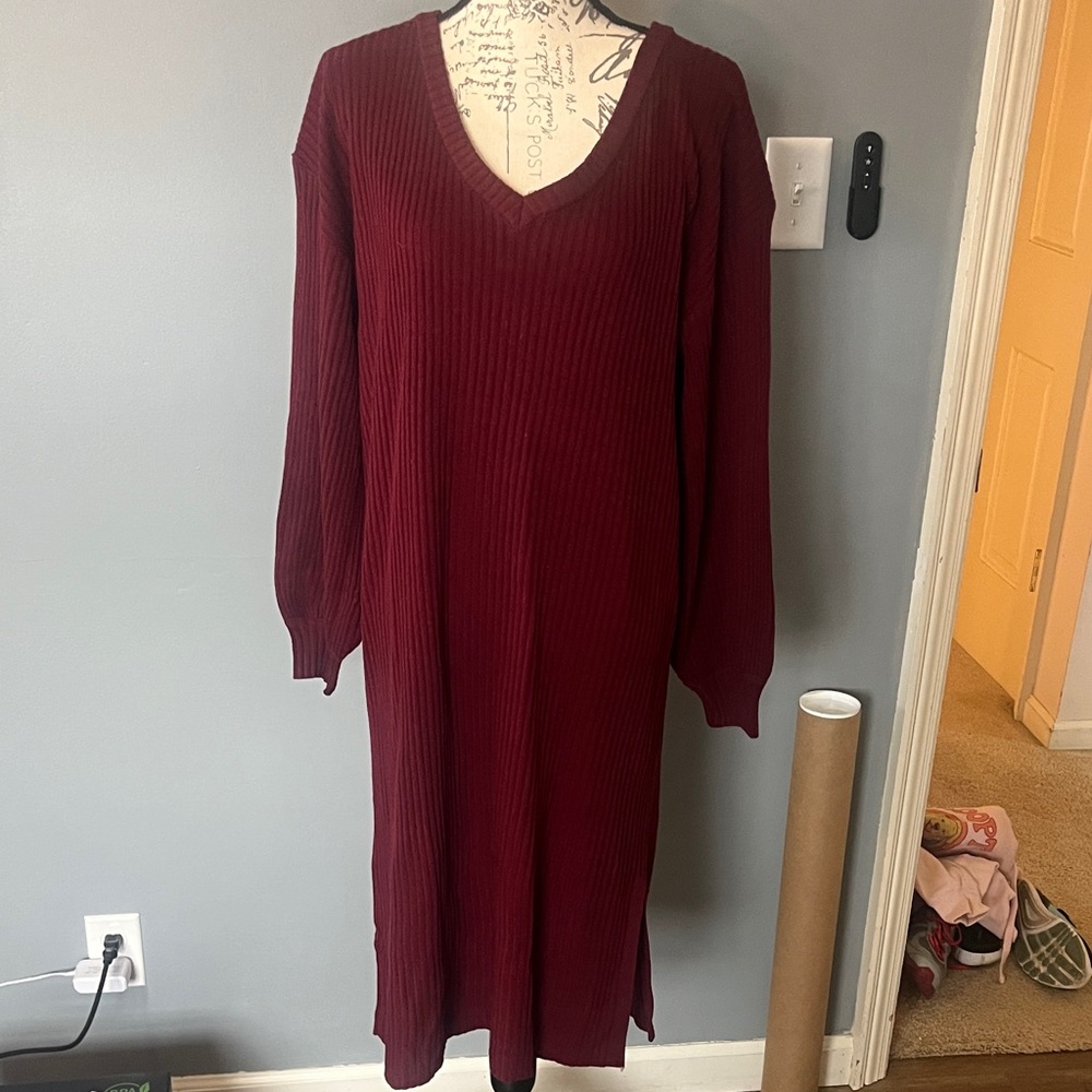 NWOT Chic Long Sleeve V-Neck Dress in Deep Red XL